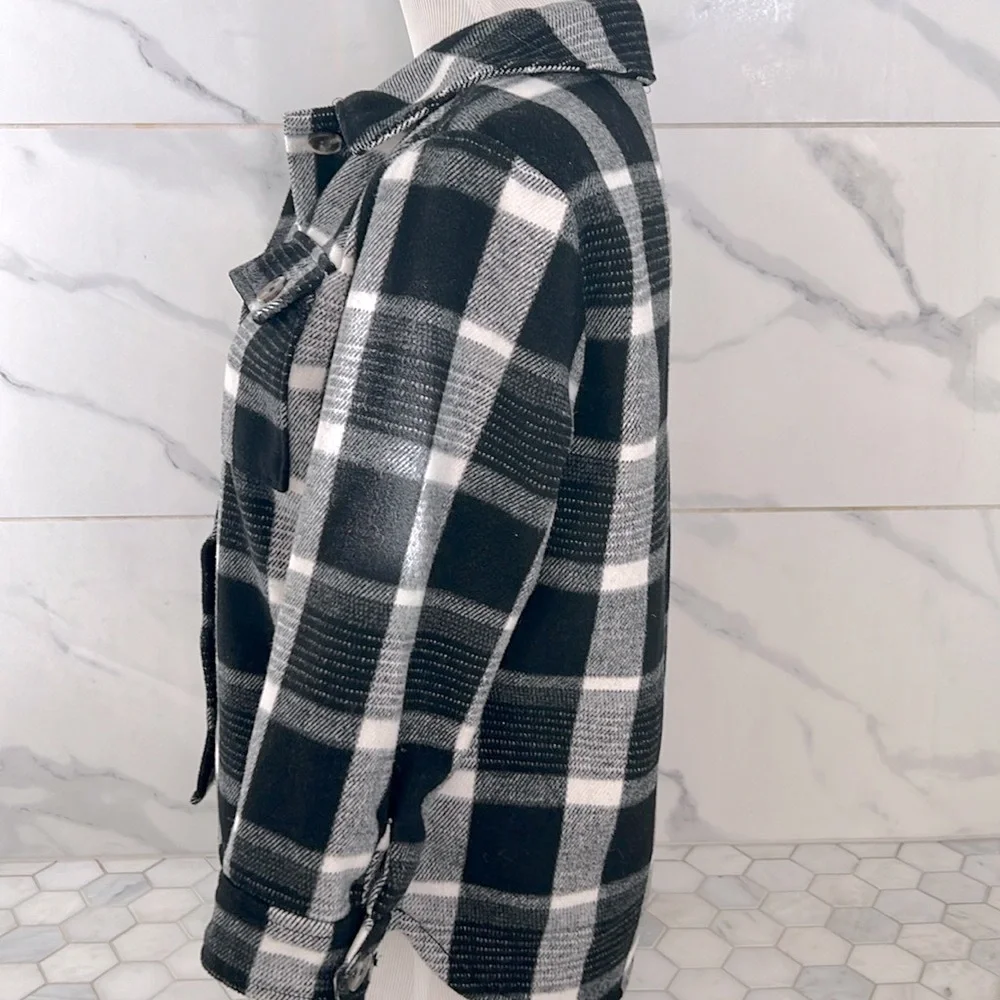 OLD NAVY White & Black Plaid Shacket Oversized Flannel Button Down Girls Size XL